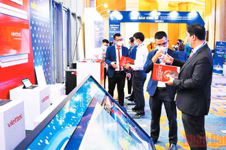 Triển lãm các giải pháp kinh tế số tại Diễn đàn kinh tế thành phố Hồ Chí Minh năm 2022. (Ảnh: KHÁNH TRÌNH)