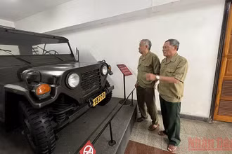 Hai cựu chiến binh Nguyễn Vinh Cường và Nguyễn Vinh Tần có dịp quay lại Thành phố Hồ Chí Minh sau 47 năm Ngày giải phóng miền nam, thống nhất đất nước.