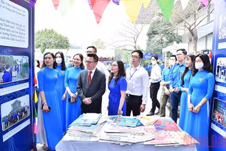 Trại thanh niên Báo Nhân Dân tại Hội trại thanh niên với chủ đề "Tuổi trẻ sáng tạo" chào mừng Hội Báo Toàn quốc và Đạị hội Đoàn các cấp năm 2022. (Ảnh: THỦY NGUYÊN)