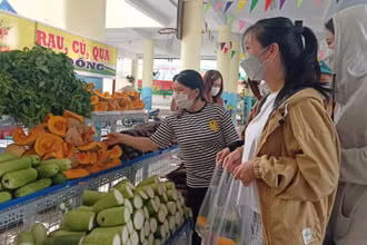 Sinh viên đi chợ 0 đồng.