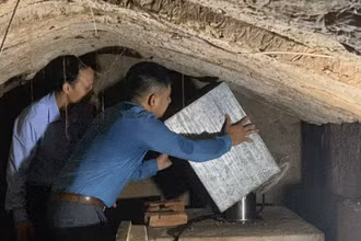 Hoạt động đo đạc tại một trạm quan sát động đất của Viện Vật lý địa cầu.