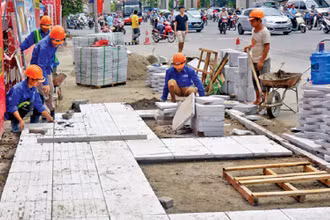 Hà Nội yêu cầu dừng thi công, đào hè đường để bảo đảm cảnh quan dịp 30/4 và 1/5.