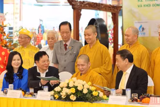 Ký kết hợp tác chương trình phát huy văn hóa, y học dân tộc giữa các đơn vị.