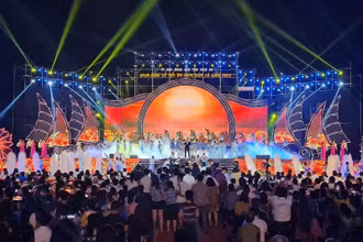 Khai mạc Lễ hội du lịch Cửa Lò năm 2022.