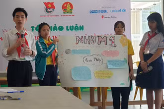 Trẻ em thảo luận nhóm về các vấn đề quan tâm (Ảnh: Plan Việt Nam).