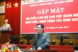 Đại tướng Ngô Xuân Lịch phát biểu ý kiến tại buổi gặp mặt.
