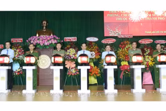 Lãnh đạo các đơn vị nhấn nút thành lập phòng PA05.