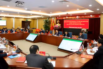 Quang cảnh buổi làm việc. 