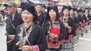Dịp này, tại cao nguyên Mộc Châu diễn ra nhiều hoạt động văn hóa, văn nghệ chào mừng Quốc khánh 2/9, trong đó có hoạt động cộng đồng đường phố của đồng bào các dân tộc dọc các tuyến đường chính.