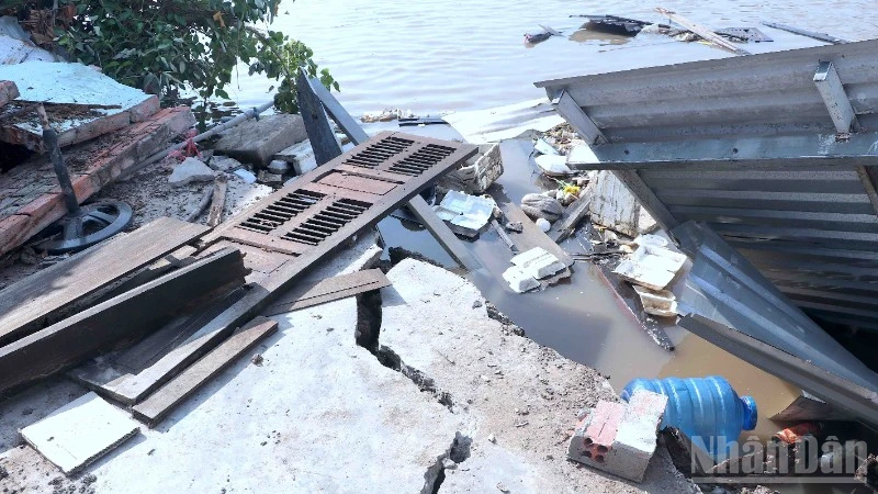 Sạt Lở Đất Cà Mau: 4 Nhà Sụp Đổ, 900 Triệu Đồng Thiệt Hại, Chính Quyền Hỗ Trợ Khẩn