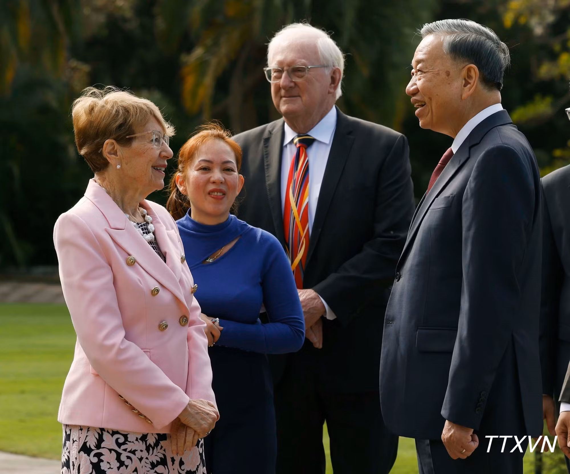vna-potal-tong-bi-thu-chu-tich-nuoc-to-lam-gap-thong-doc-bang-new-south-wales-australia-8945010-3096.jpg