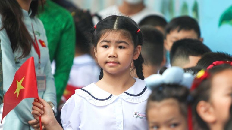 入学初日の子供の無垢な目。 z6978514434674-97493b1ada1fb8f120893cc72c02391b.jpg