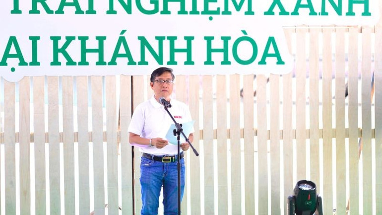 Nhà báo Duy Thanh, Trưởng Văn phòng đại diện Báo Tuổi Trẻ vùng Nam Trung Bộ và Tây Nguyên phát biểu tại chương trình. z6999542773243-6d1099e119d74622a36b1528dba85051.jpg