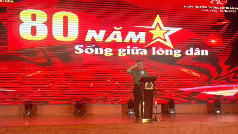 Đại tá Nguyễn Quân, Phó Giám đốc Công an tỉnh phát biểu tại Chương trình. z6907233970304-859cea6149e9d55fd77b9b0e4ee98903.jpg