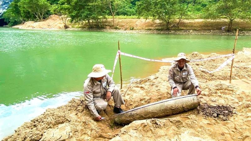 Quả bom sót lại sau chiến tranh được phát hiện trong khu vực cửa động Phong Nha.