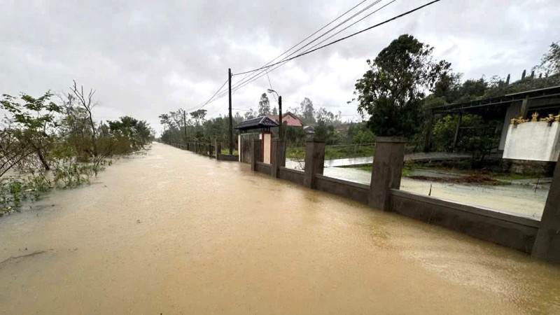 Một số khu dân cư ở xã Bắc Trạch, tỉnh Quảng Trị bị ngập sâu.