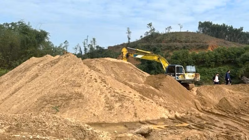 Hiện trường vụ khai thác trái phép gần 5.600m3 bị Công an Quảng Trị phát hiện, xử lý. (Ảnh: CAQT)