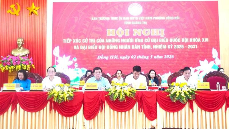 Các ứng cử viên đại biểu Quốc hội khóa XVI và đại biểu Hội đồng nhân dân tỉnh Quảng Trị nhiệm kỳ 2026-2031 tại phường Đồng Hới (Ảnh: NM)