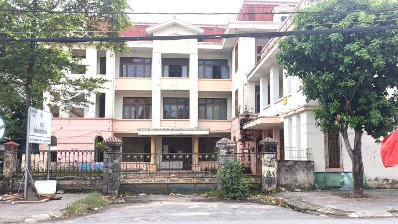 Trụ sở Ủy ban nhân dân phường Bắc Lý, thành phố Đồng Hới, tỉnh Quảng Bình trước đây hiện đang bỏ hoang. (Ảnh minh họa)