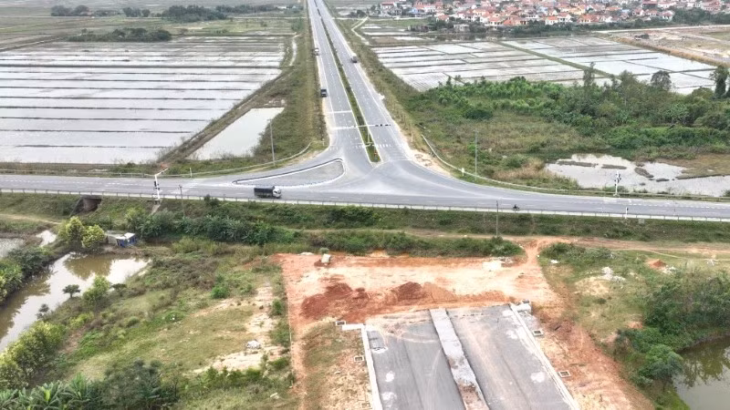 Nút giao đường Điện Biên Phủ với tuyến tránh Đồng Hới đang bị vướng mắc hiện nay sẽ được khơi thông bằng một dự án xây dựng nút giao mới sắp tới.