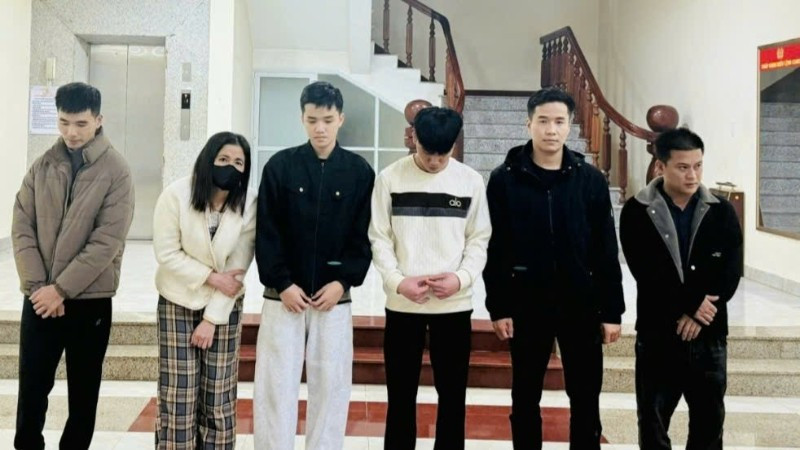 Các đối tượng tại cơ quan Công an. (Ảnh: Công an Quảng Trị)