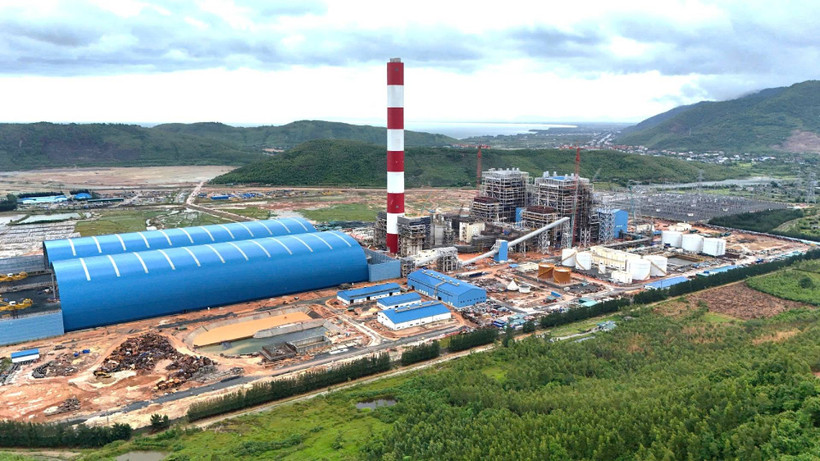 Toàn cảnh Nhà máy nhiệt điện Quảng Trạch I nhìn từ trên cao.