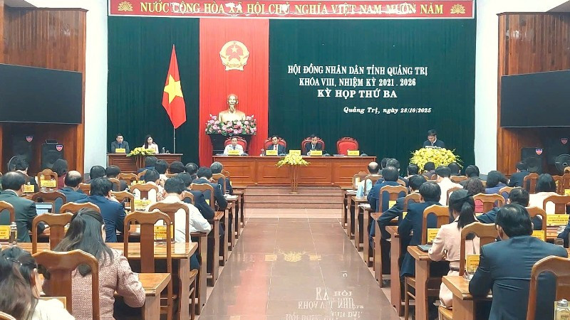 Quang cảnh Kỳ họp thứ 3, Hội đồng nhân dân tỉnh Quảng Trị khóa VIII.