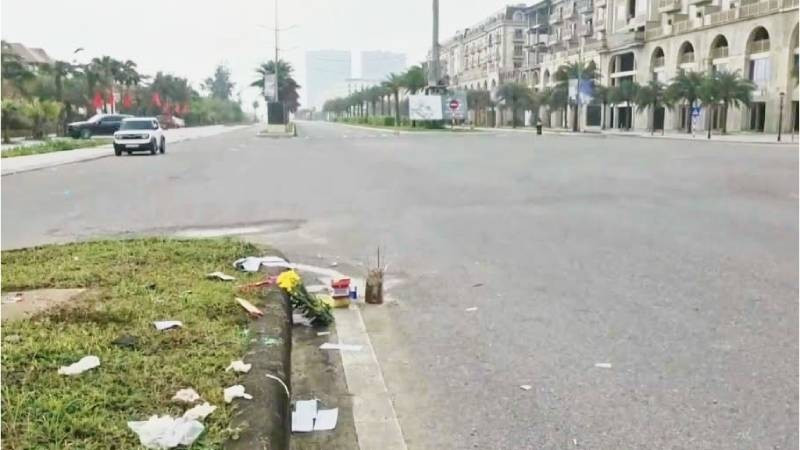 Hiện trường vụ tai nạn khiến 3 người tử vong (Ảnh chụp trưa 25/1).