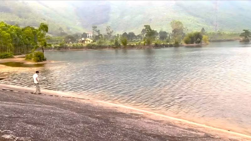 Hồ sông Thai, xã Phú Trạch nơi xảy ra vụ 1 học sinh lớp 8 bị đuối nước thương tâm.