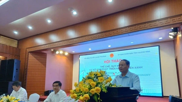 Thứ trưởng Nông nghiệp và Môi trường Lê Minh Ngân phát biểu tại Hội thảo.