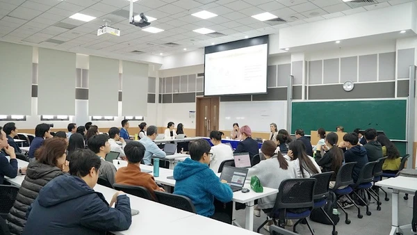 Toàn cảnh buổi ra mắt Báo cáo Phát triển con người khu vực của Chương trình Phát triển Liên hợp quốc.