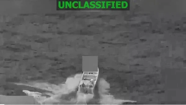 Một tàu mà Mỹ nghi buôn bán ma túy trên vùng biển phía Đông Thái Bình Dương. 