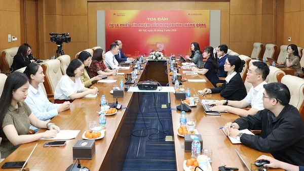 Các đại biểu tham gia Tọa đàm "Từ lá phiếu tín nhiệm đến nghị trường hành động"