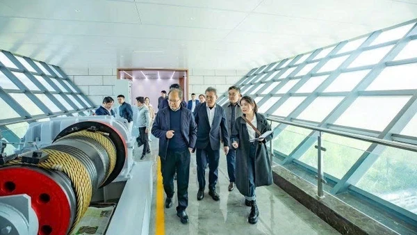 Tham quan trạm bơm Qua Châu có tổng công suất lắp đặt 170 m³/giây và là công trình quan trọng trong dự án kiểm soát lũ lụt đô thị Dương Châu.