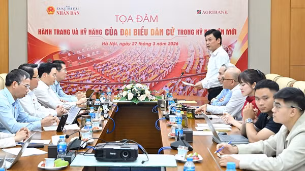 Toàn cảnh Tọa đàm “Hành trang và kỹ năng của đại biểu dân cử trong kỷ nguyên mới”.