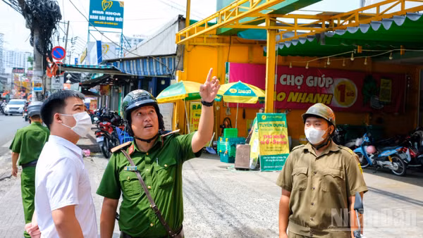 Công tác lập lại trật tự lòng, lề đường tại các phường, xã của Thành phố Hồ Chí Minh.