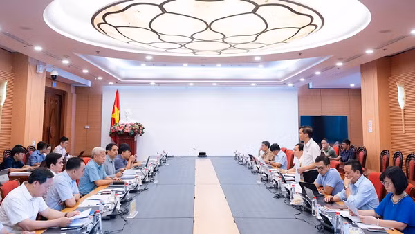 Toàn cảnh cuộc họp của Thường trực Ủy ban Văn hóa và Xã hội.