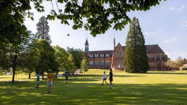 Sunshine Group và Cranleigh School ký kết hợp tác chiến lược, đồng kiến tạo hệ thống giáo dục chuẩn Anh Quốc tại Việt Nam