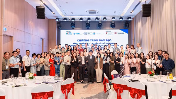 Đại diện các doanh nghiệp vừa và nhỏ tại Hà Nội tham gia khóa đào tạo.