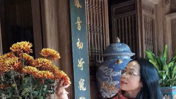 Nhà văn Viên Lan Anh, tác giả Tiểu thuyết "Đôi bờ sông Mã" đoạt giải thưởng cuộc thi viết về công nhân của Hội nhà văn Việt Nam và Tổng Liên đoàn lao động Việt Nam năm 2025.