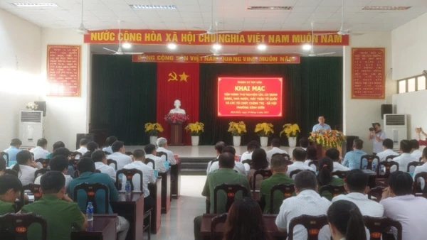 Khai mạc vận hành thử nghiệm các cơ quan Đảng, Nhà nước, Mặt trận Tổ quốc và các tổ chức chính trị-xã hội phường Bình Kiến.