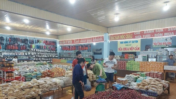 Có thể truy đến tài sản cá nhân của những người tham gia hộ kinh doanh để bảo đảm thi hành quyết định xử phạt. (Ảnh: THÙY LINH)