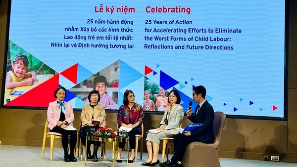 Các đại biểu tham gia tọa đàm tại Lễ kỷ niệm 25 năm Việt Nam phê chuẩn công ước số 182 của ILO.