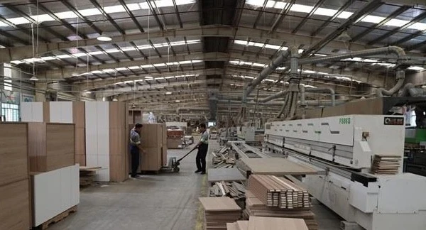 Một tín hiệu tốt đối với các doanh nghiệp xuất khẩu đồ nội thất sang Mỹ khi ngày 31/12/2025, Tổng thống Mỹ Donald Trump đã thông báo việc hoãn kế hoạch tăng thuế đối với một số mặt hàng nội thất nhập khẩu trong 1 năm. (Ảnh minh họa: TTXVN)