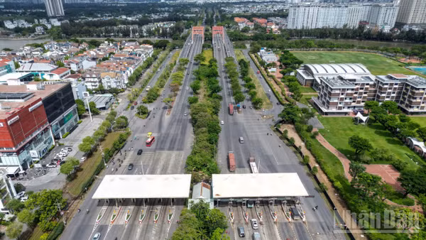 Đề xuất xây đường trên cao dài 18km dọc đại lộ Nguyễn Văn Linh.