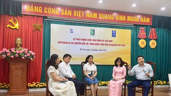 Các chuyên gia thảo luận tại tọa đàm "Kết hợp Braille và công nghệ số: Hành trình để không ai bị bỏ lại phía sau".