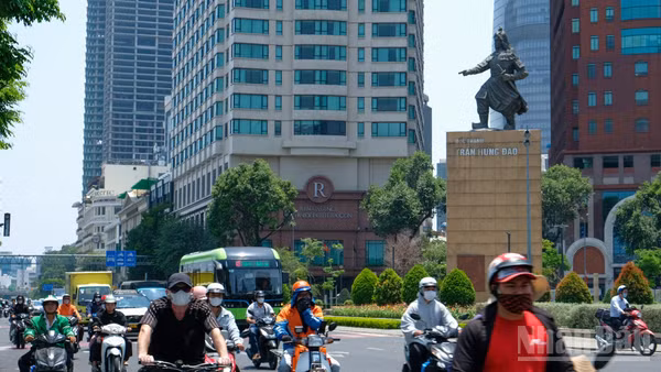 Đông Nam Bộ đang trải qua những ngày nắng nóng kéo dài.