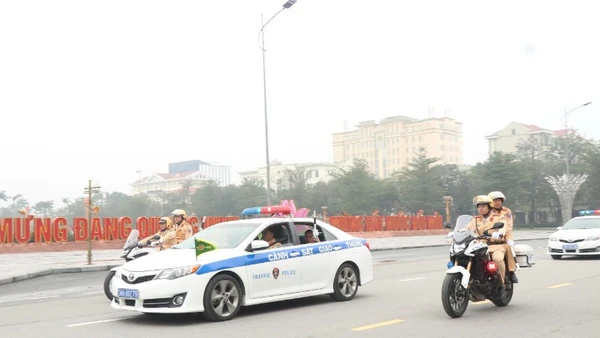  Công an Hà Tĩnh mặt khác phải đồng loạt ra quân trấn áp tội phạm.