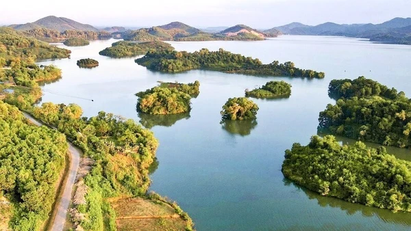 Hồ Núi Cốc là trọng điểm thu hút đầu tư phát triển du lịch của tỉnh Thái Nguyên trong những năm tới.