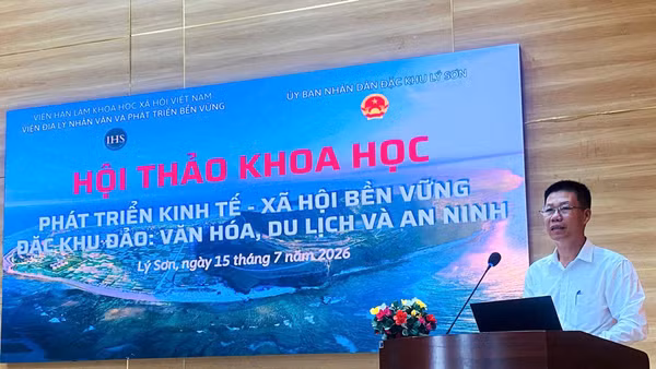 Ông Nguyễn Đạo, Phó Chủ tịch Ủy ban nhân dân Đặc khu Lý Sơn phát biểu khai mạc hội thảo.
